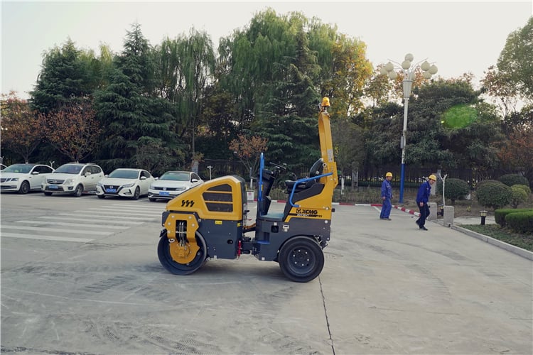 XCMG official manufacturer vibratory roller mini road roller XD120 for European and American price